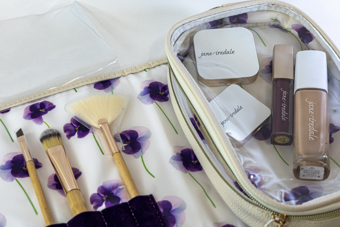
                  
                    Makeup Brush Bag
                  
                
